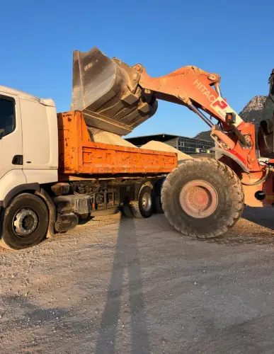 Service chargement benne et nettoyage chantier