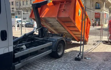 Livraison benne 7m3 sur voirie à Toulon Var